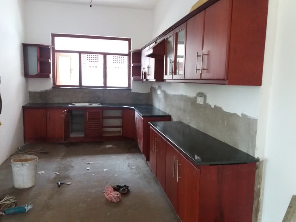 Polished Black Countertop